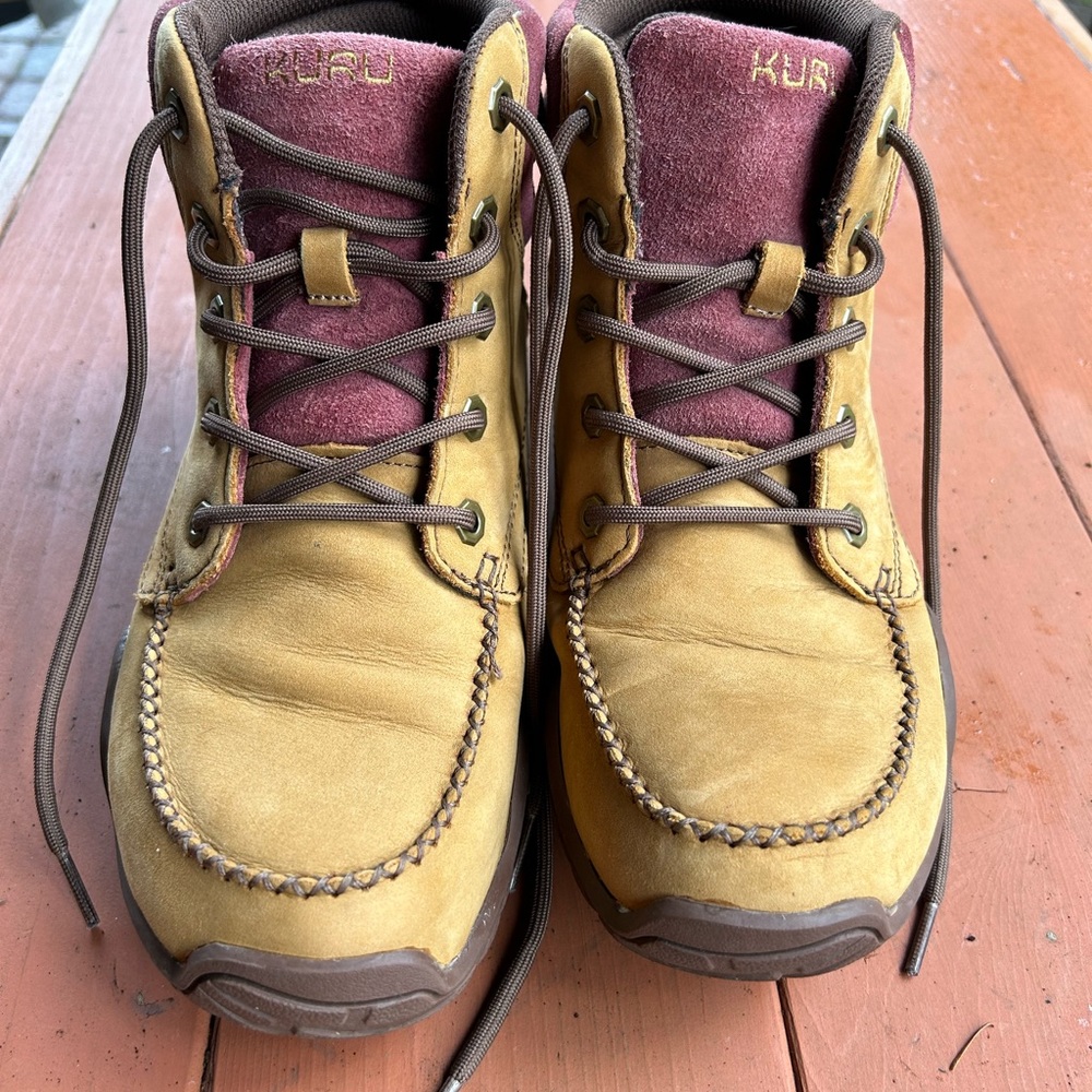 Kuru ankle hiking  boots lace up tan tone. Sz 10